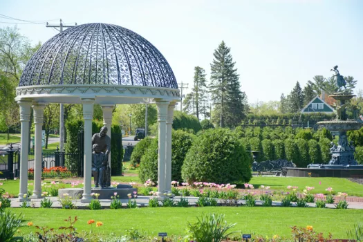 Munsinger Gardens and Clemens Gardens